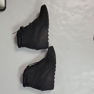Timberland black wedge booties sz 8 leather women's
